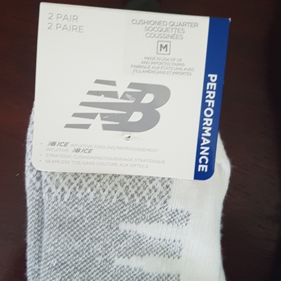 4 Pairs of New Balance Coolmax Socks - Picture 2 of 3